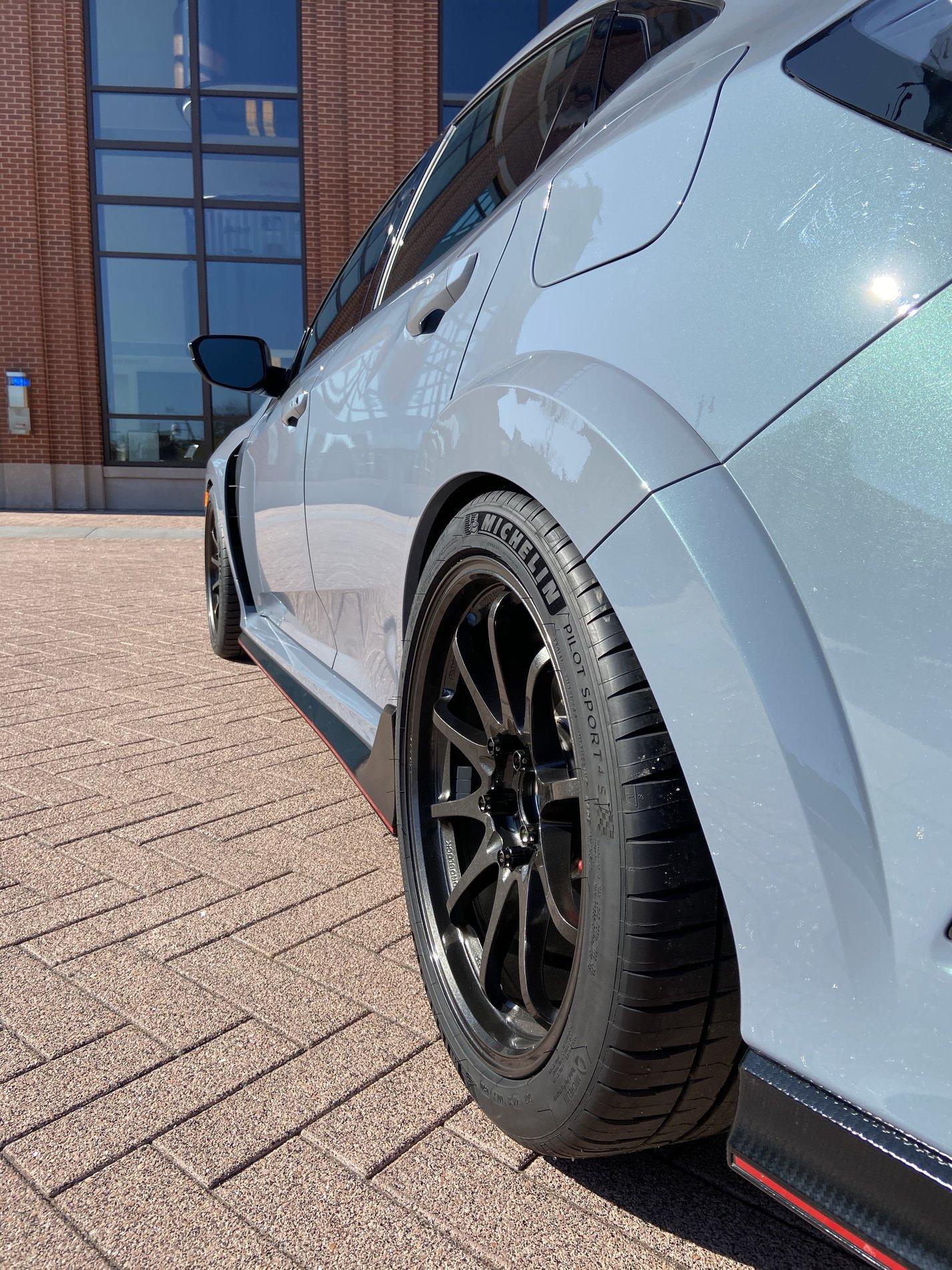 Official Sonic Grey Pearl Type R Picture Thread | Page 16 | 2016+ Honda ...