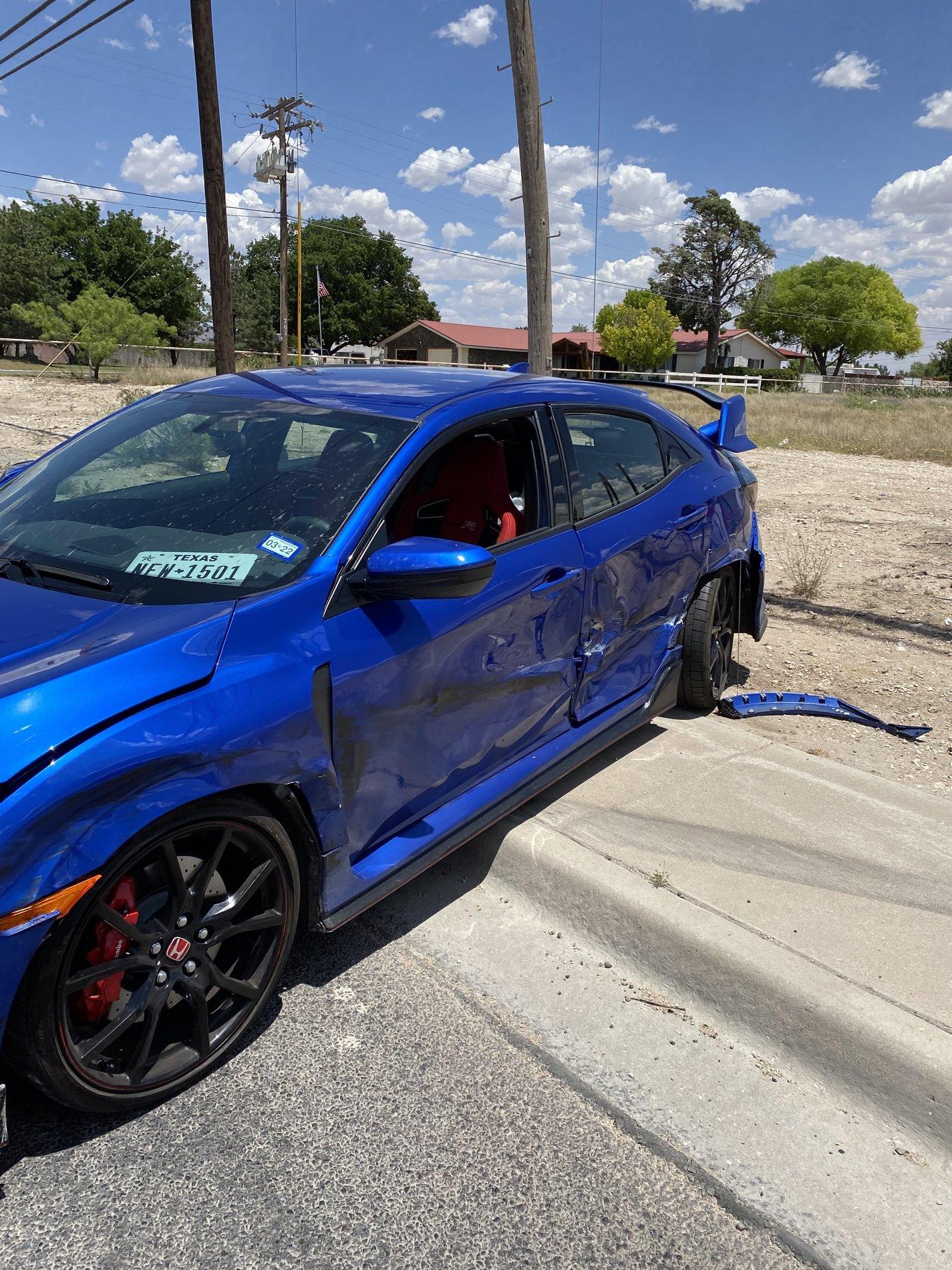 Dirty Type R Wrecked Type R. Worth Repairing? | 2016+ Honda Civic Forum (10th Gen ...