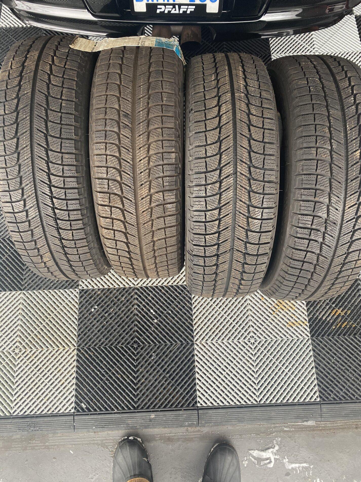Canada - Ontario - Brand New! 4 x 215/60/16 Michelin X-Ice Xi3