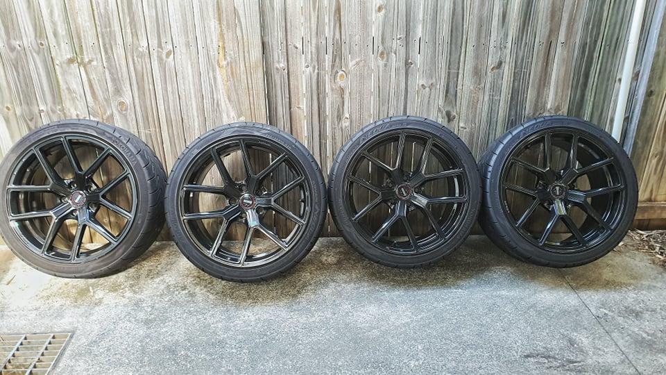 momo。 Momo Millenium Steering Wheel 350MM, Black Leather, Black Stitch