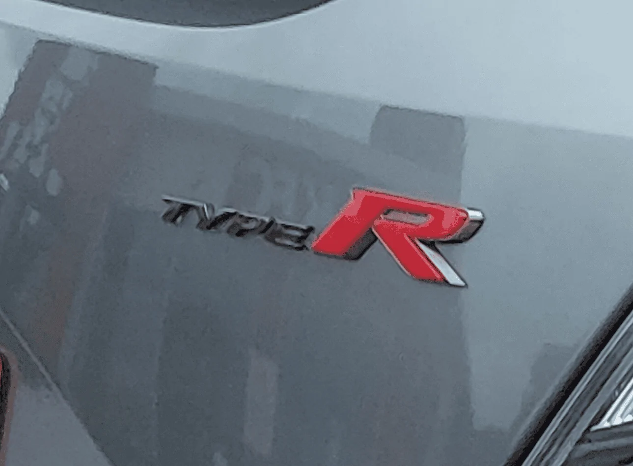 Why is my Type R badge bronze? | 2016+ Honda Civic Forum (10th Gen ...