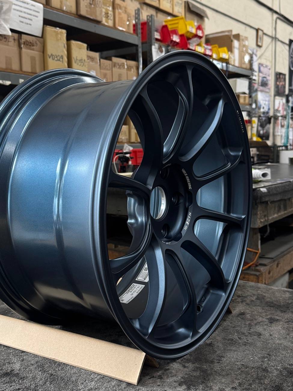 The Return of the 19” ZE40 - Exclusive God Spec Sizing | 2016+